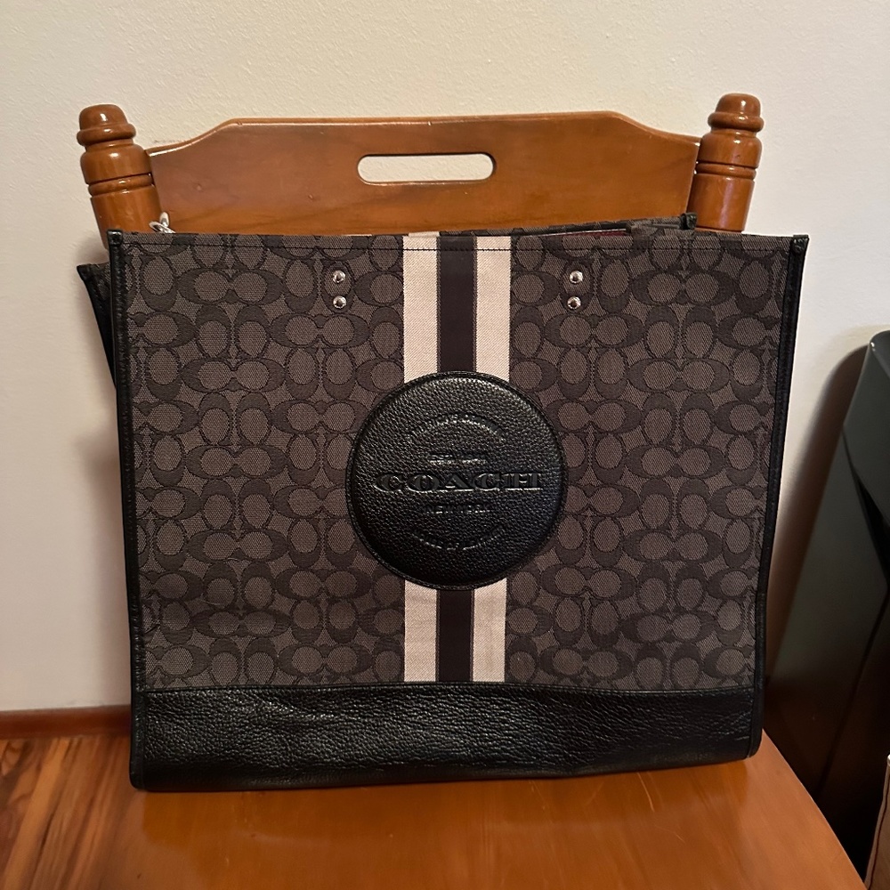 Coach Dempsey Tote 40